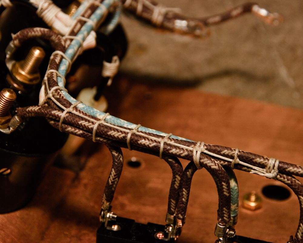 Cable lacing detail on a bound cable form