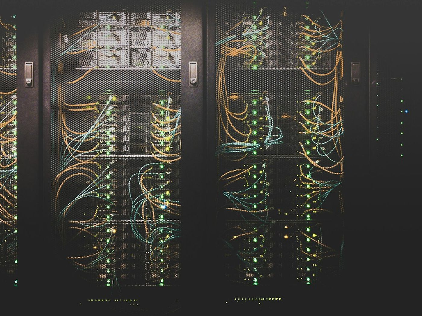 Equipment rack with organised cabling
